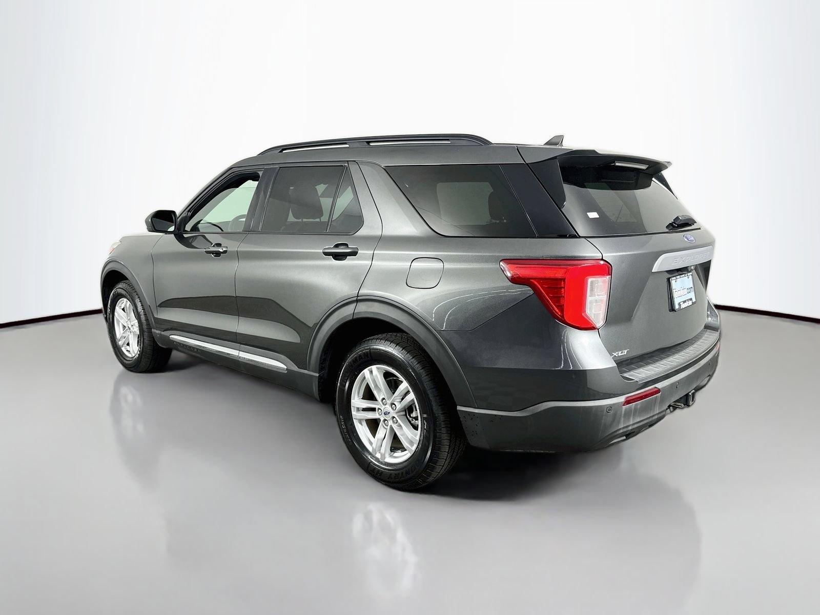 Used 2020 Ford Explorer XLT w/ Class III Trailer Tow Package AWD/4WD image 5