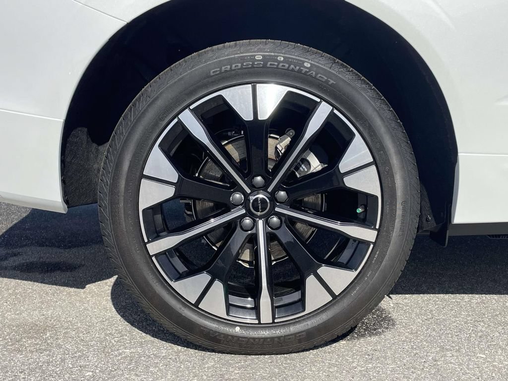 New 2026 Volvo XC60 B5 Plus w/ Protection Package Premier AWD/4WD image 31