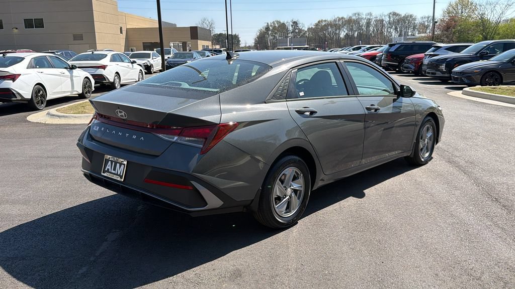 New 2026 Hyundai Elantra SE FWD image 6