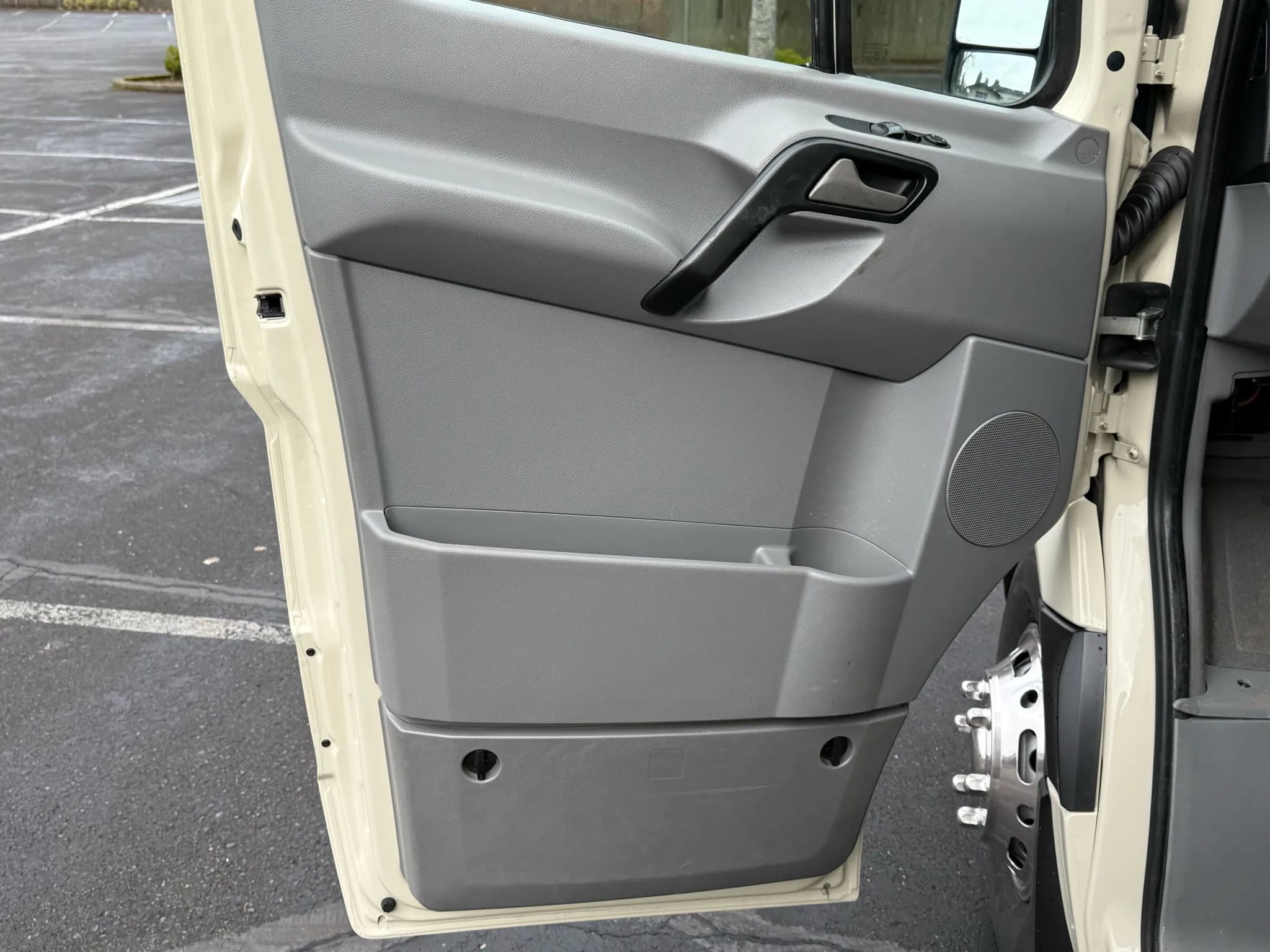 Used 2014 Mercedes-Benz Sprinter 3500 image 18