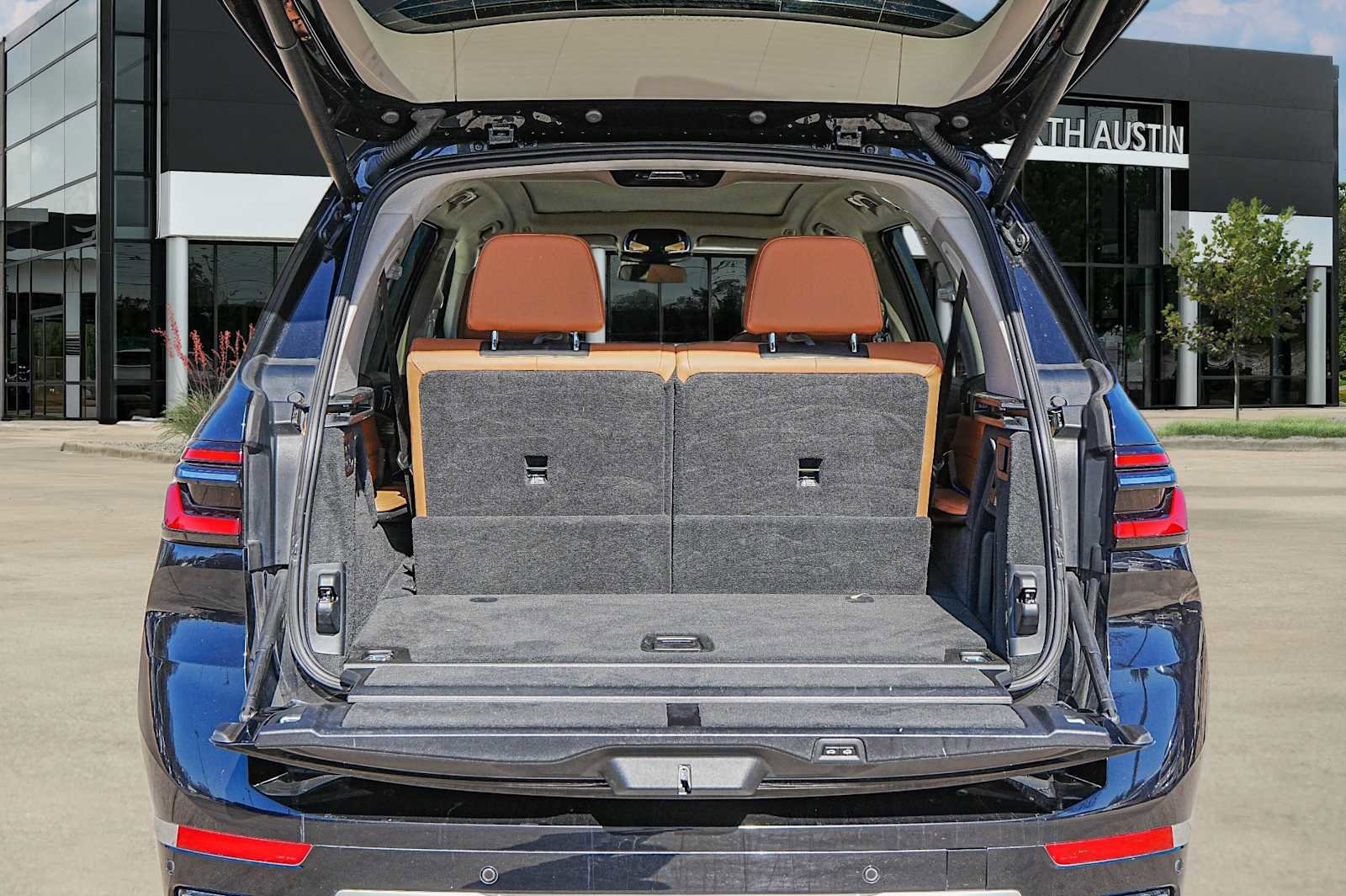 Used 2023 BMW X7 xDrive40i w/ Premium Package image 33