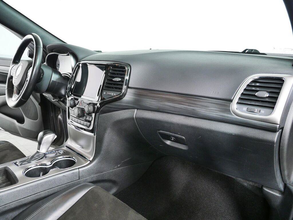 Used 2021 Jeep Grand Cherokee Laredo X RWD image 25