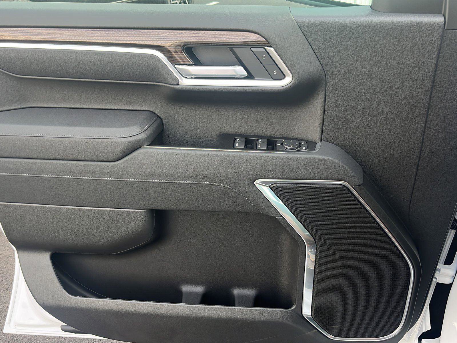 New 2026 Chevrolet Silverado 1500 LT w/ LPO, Dark Essentials Package image 18