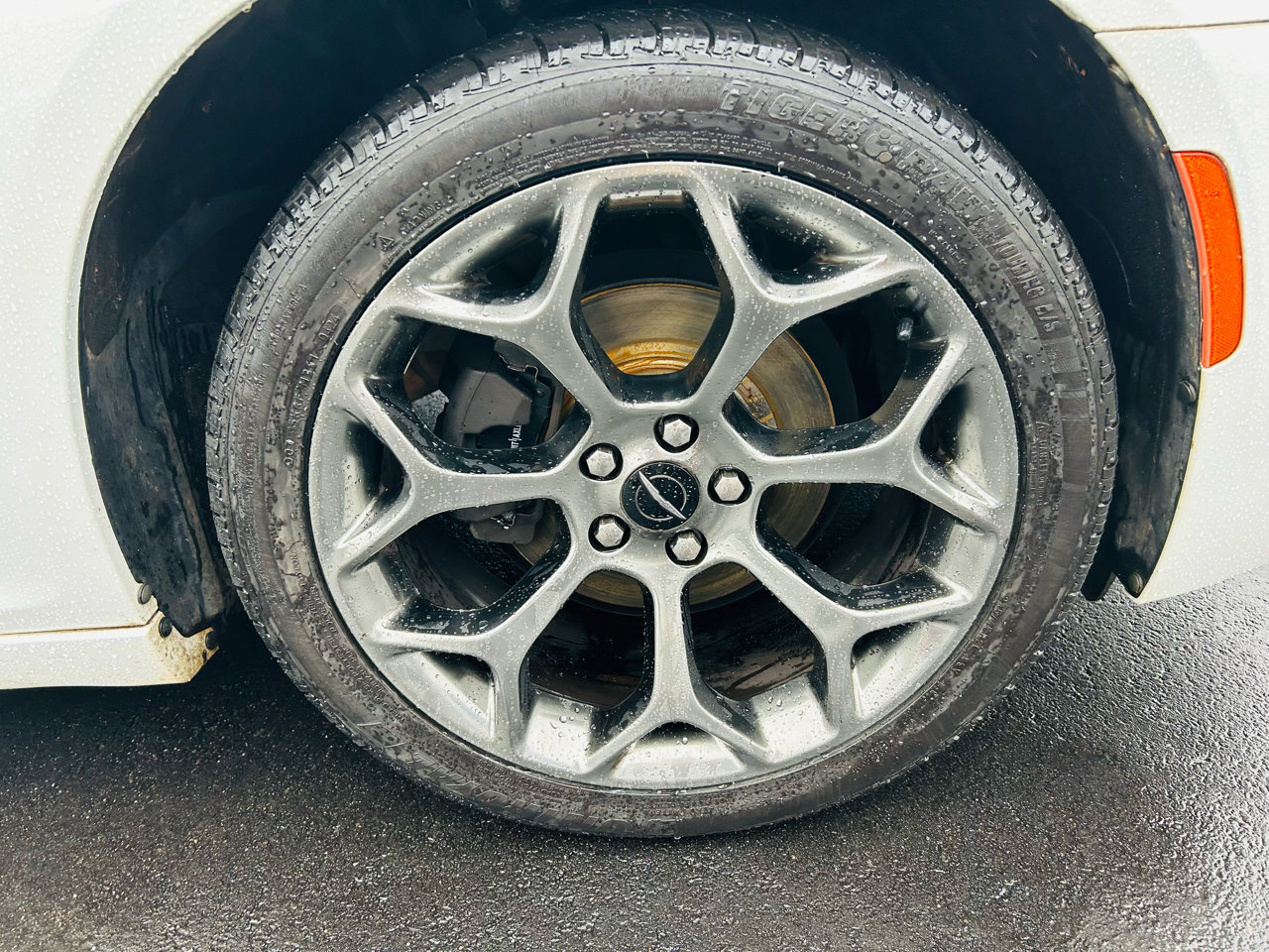 Used 2018 Chrysler 300 Touring w/ Sport Appearance Package image 12