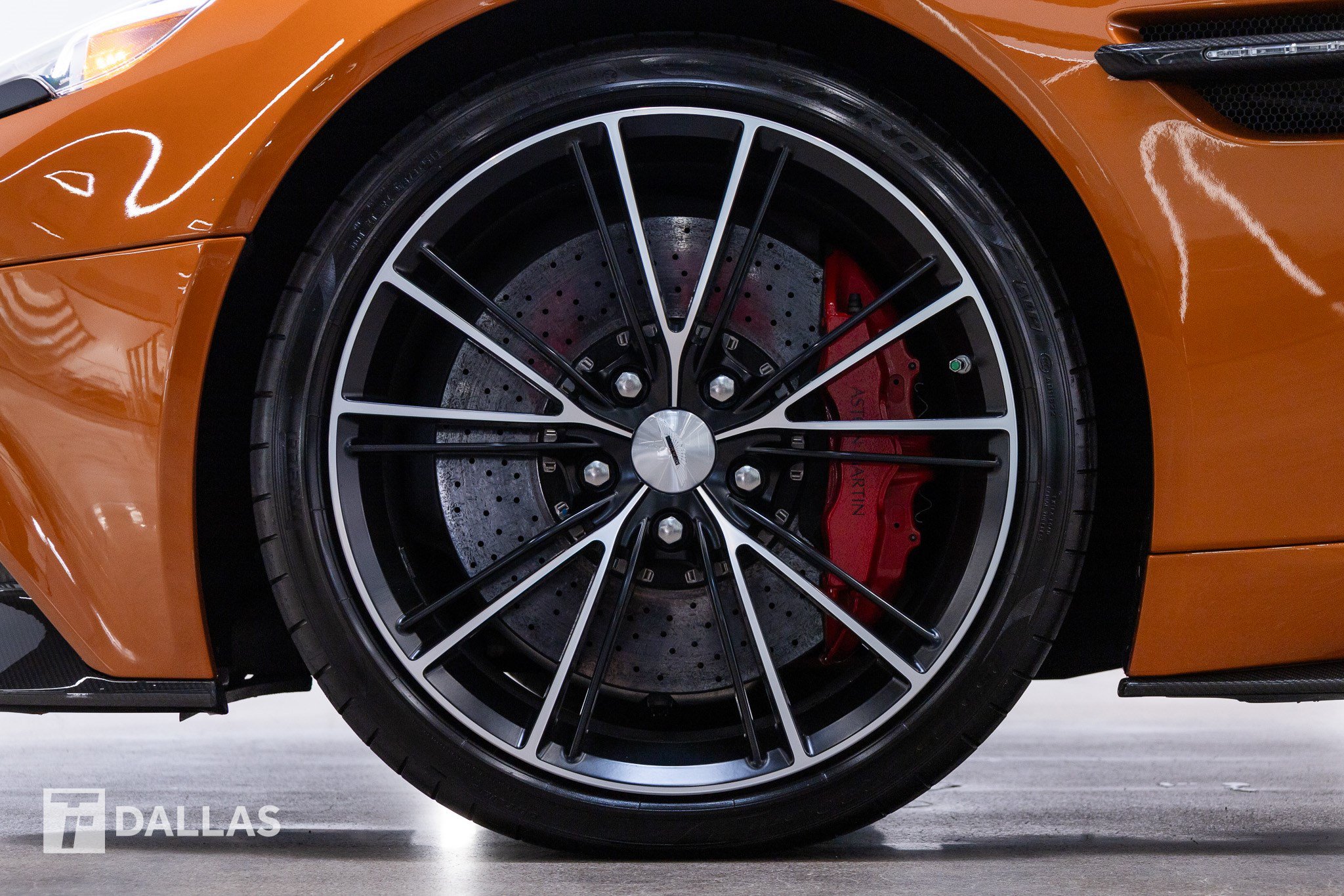 Used 2014 Aston Martin Vanquish Coupe RWD video 2
