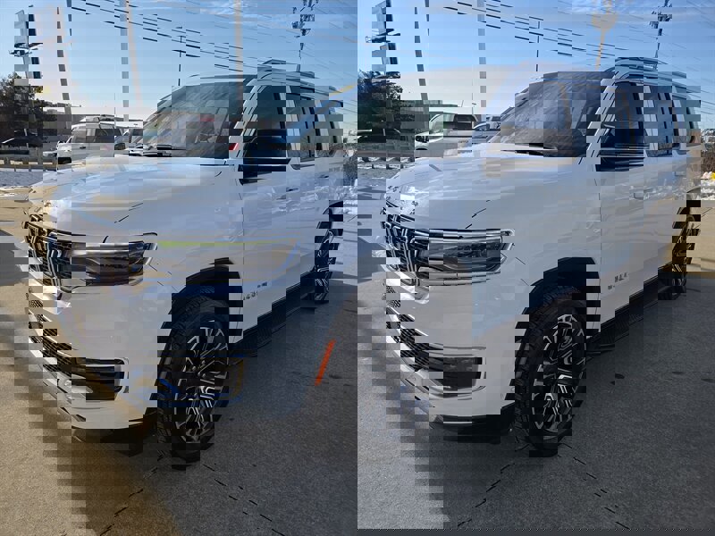 Used 2024 Jeep Wagoneer L Series II image 7