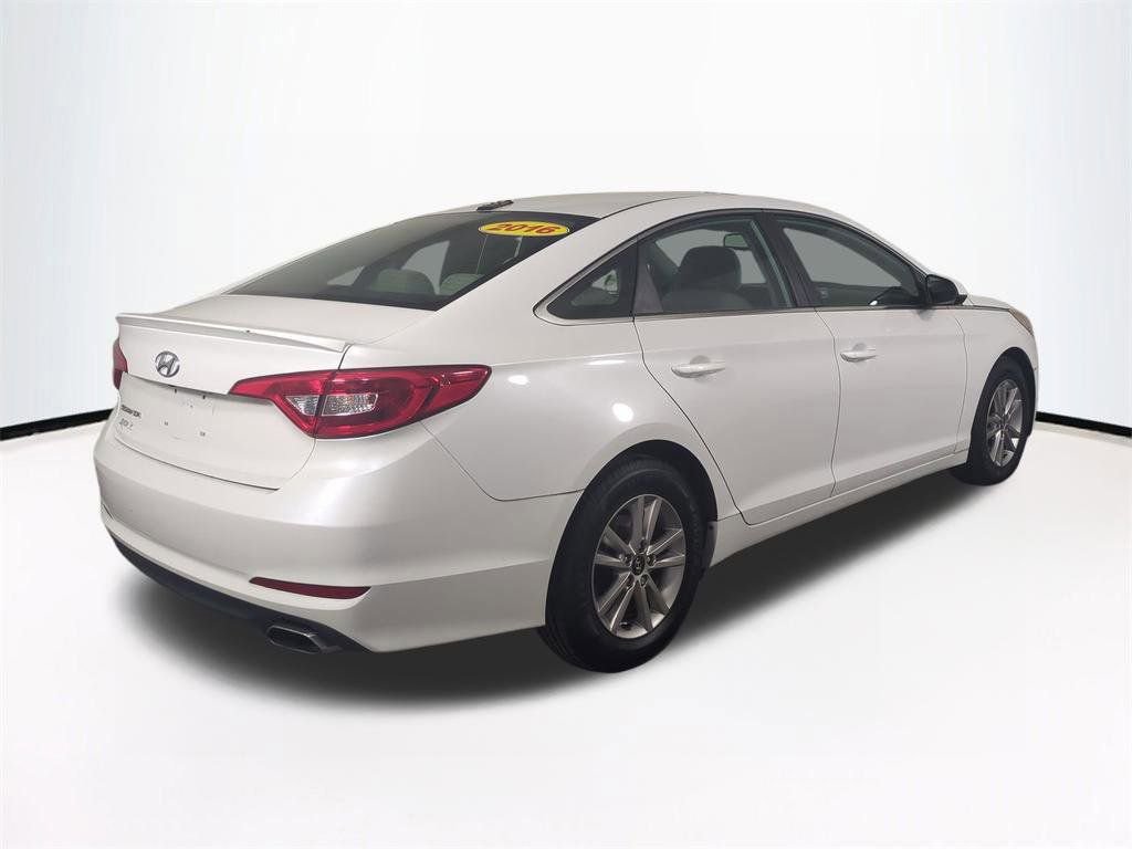 Used 2016 Hyundai Sonata SE FWD image 5