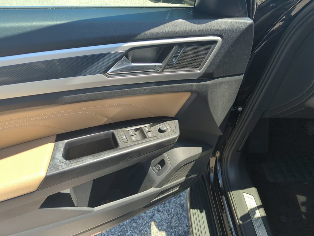 Used 2021 Volkswagen Atlas Cross Sport SEL FWD image 19