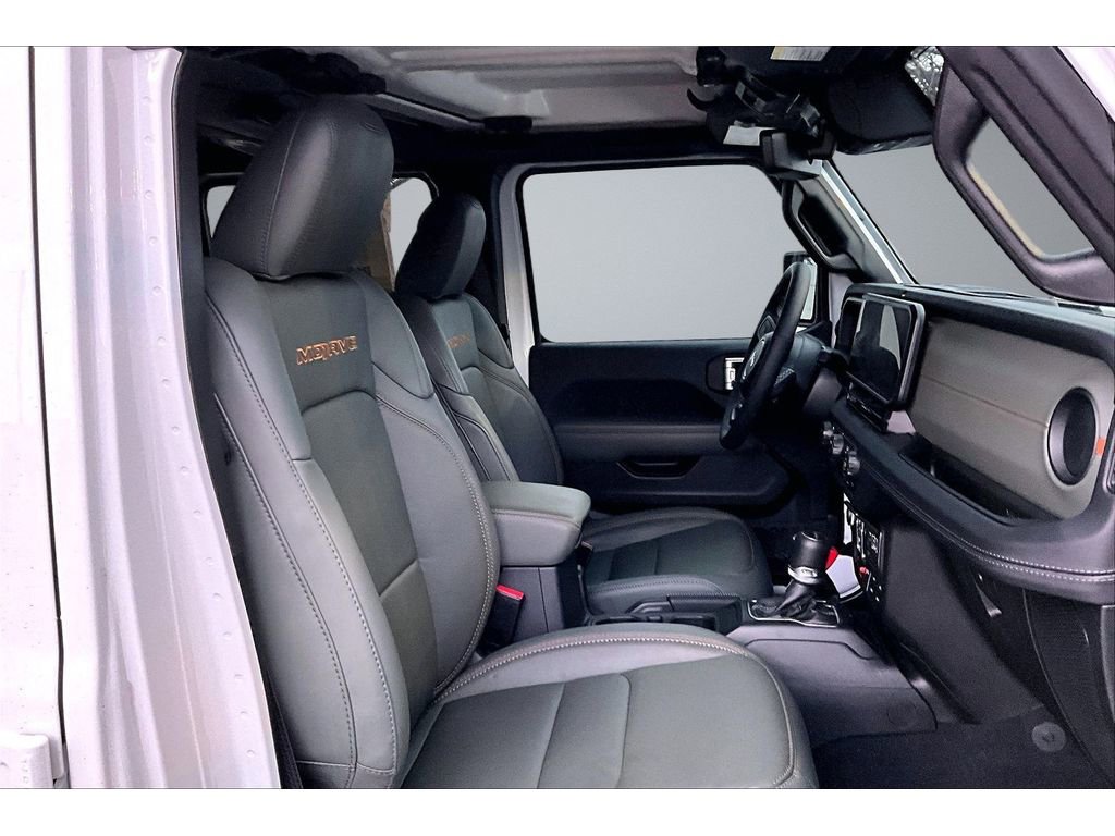 Used 2025 Jeep Gladiator Mojave w/ Safety Group image 8