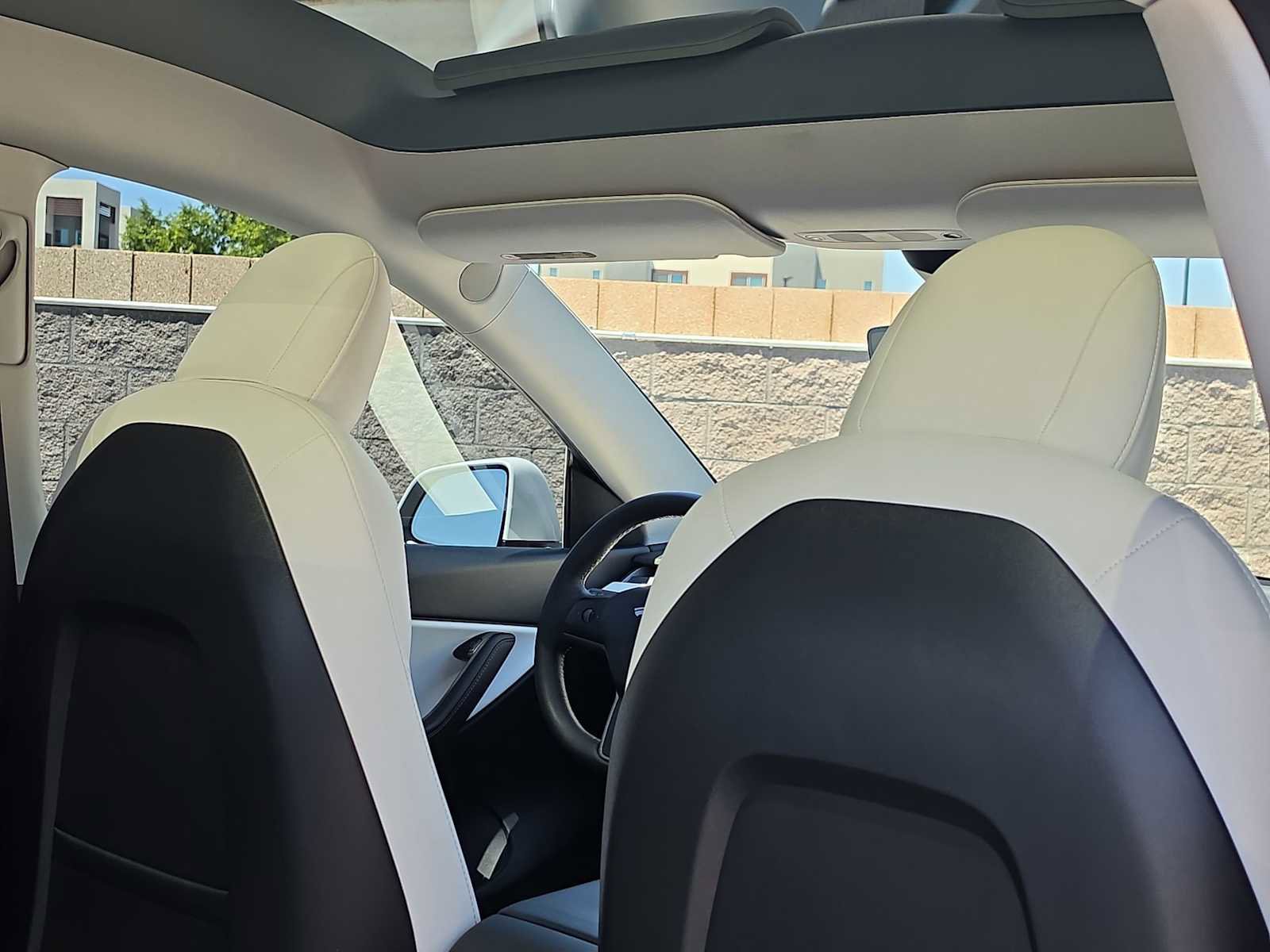 Used 2021 Tesla Model Y Long Range AWD/4WD image 16