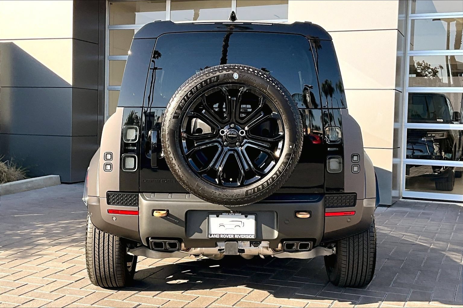 New 2026 Land Rover Defender 110 OCTA AWD/4WD image 4