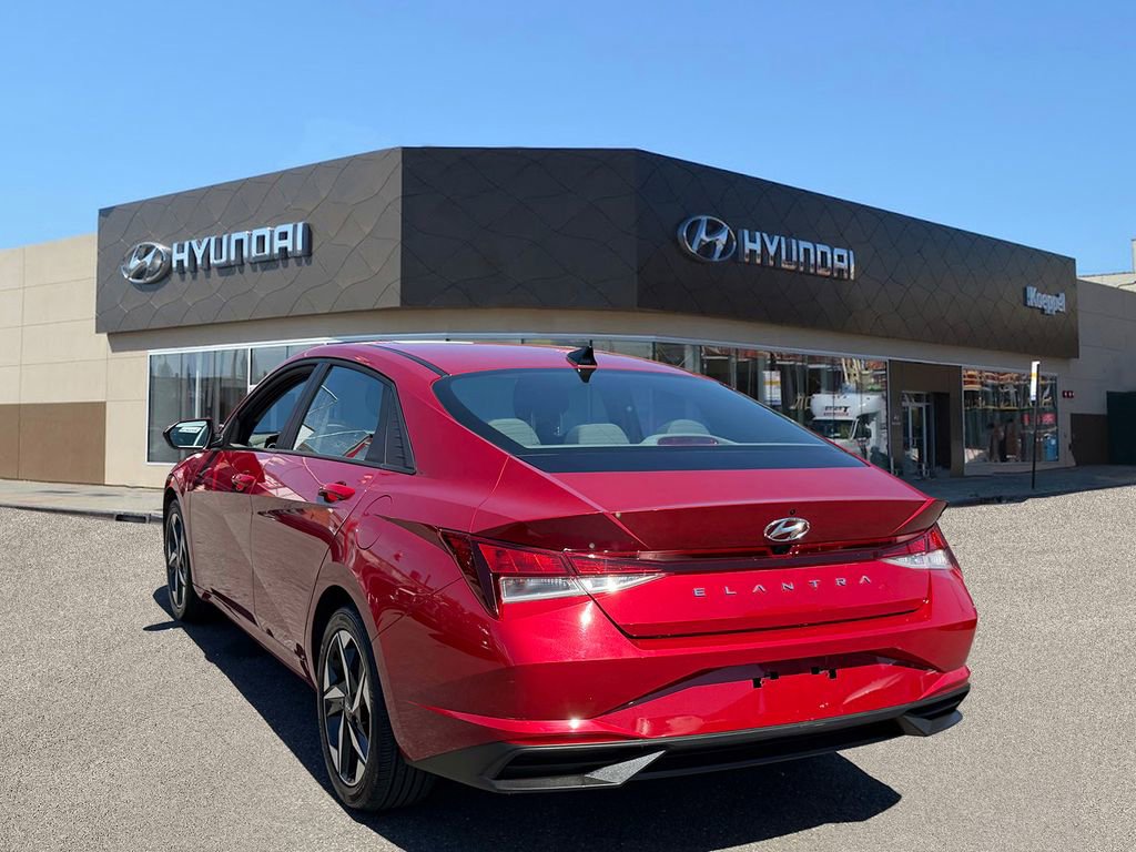 Certified 2023 Hyundai Elantra SEL w/ Convenience Package FWD image 5