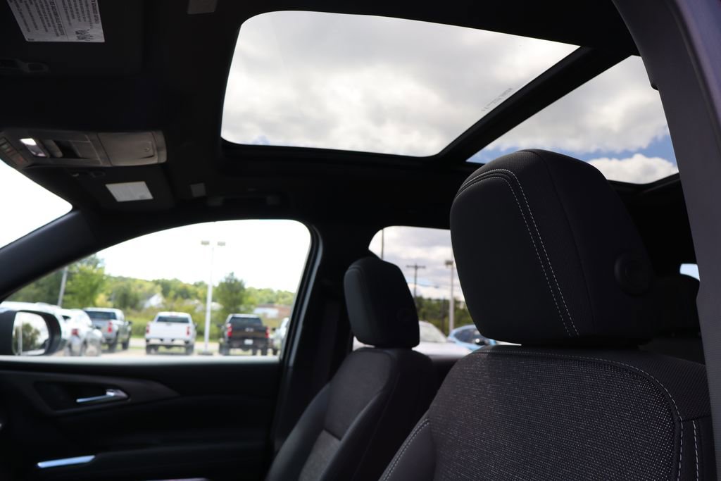 New 2025 Chevrolet Traverse LT w/ Sun and Wheel Package image 25