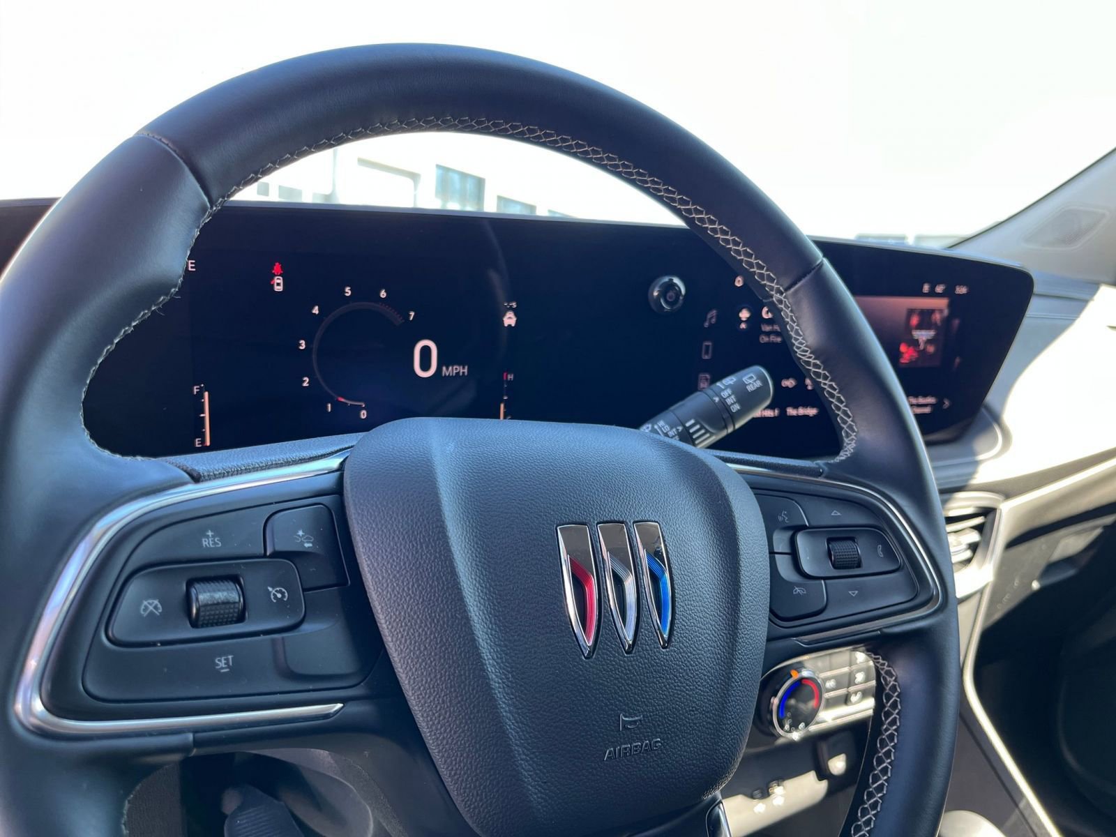 Used 2025 Buick Encore GX Preferred image 28