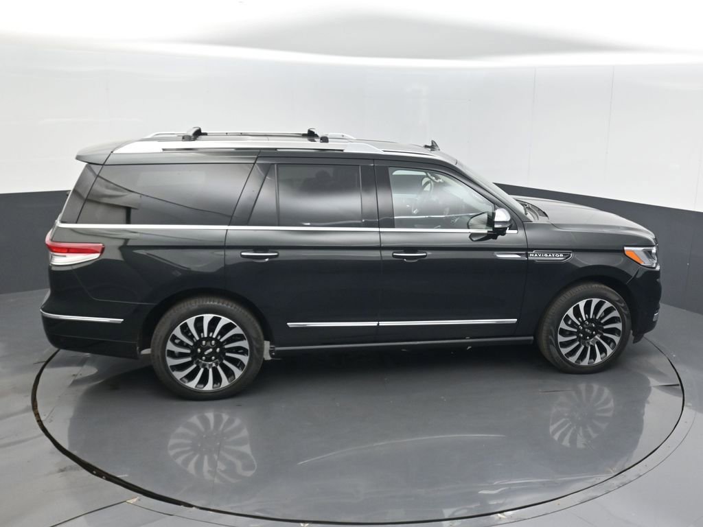 Used 2023 Lincoln Navigator Black Label AWD/4WD image 14