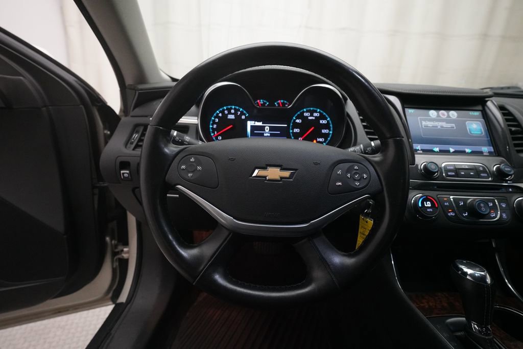 Used 2014 Chevrolet Impala LT FWD image 4
