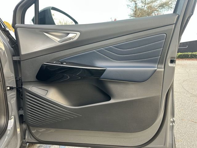 New 2025 Volkswagen ID.4 Pro S Plus image 23