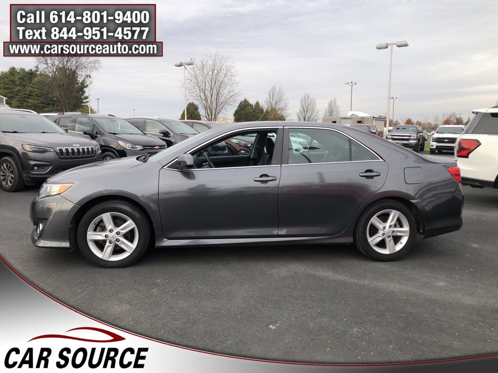 Used 2014 Toyota Camry L image 9