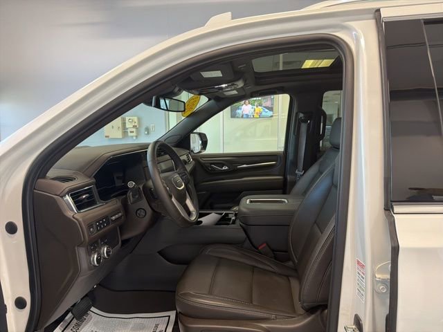 Used 2023 GMC Yukon Denali AWD/4WD image 17