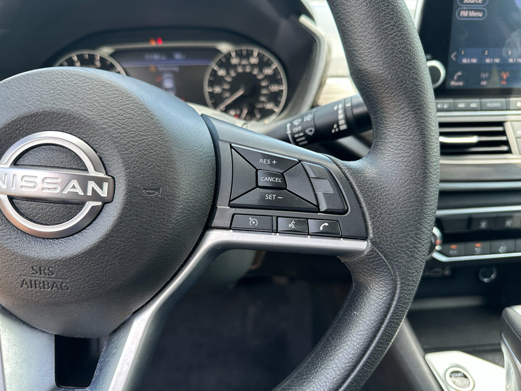 Used 2025 Nissan Altima 2.5 SV FWD image 18