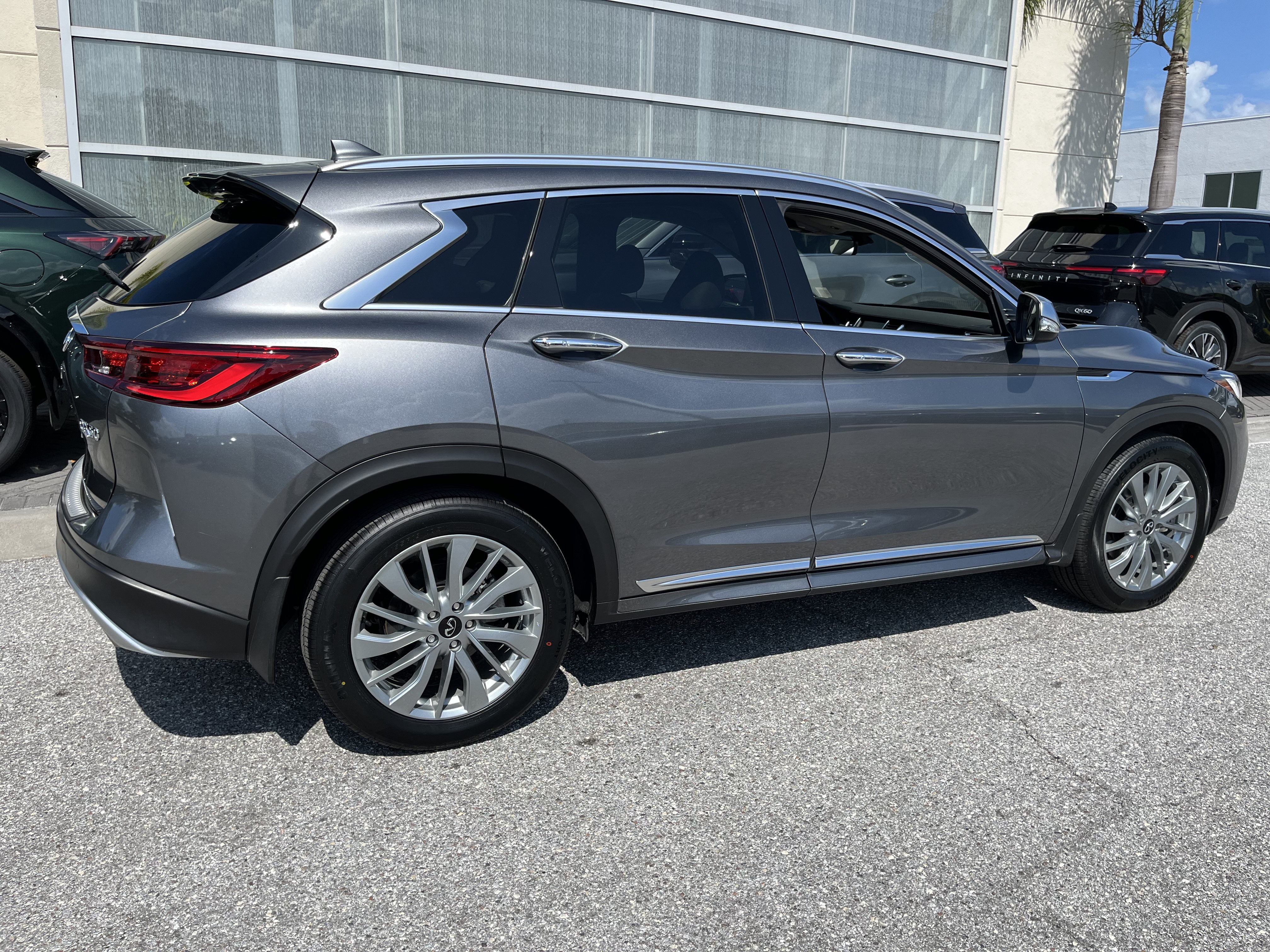 Certified 2023 INFINITI QX50 Luxe w/ Accent Package FWD image 8