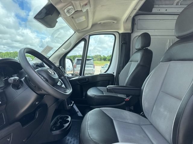 Used 2025 RAM ProMaster 2500 w/ Convenience Group FWD image 2