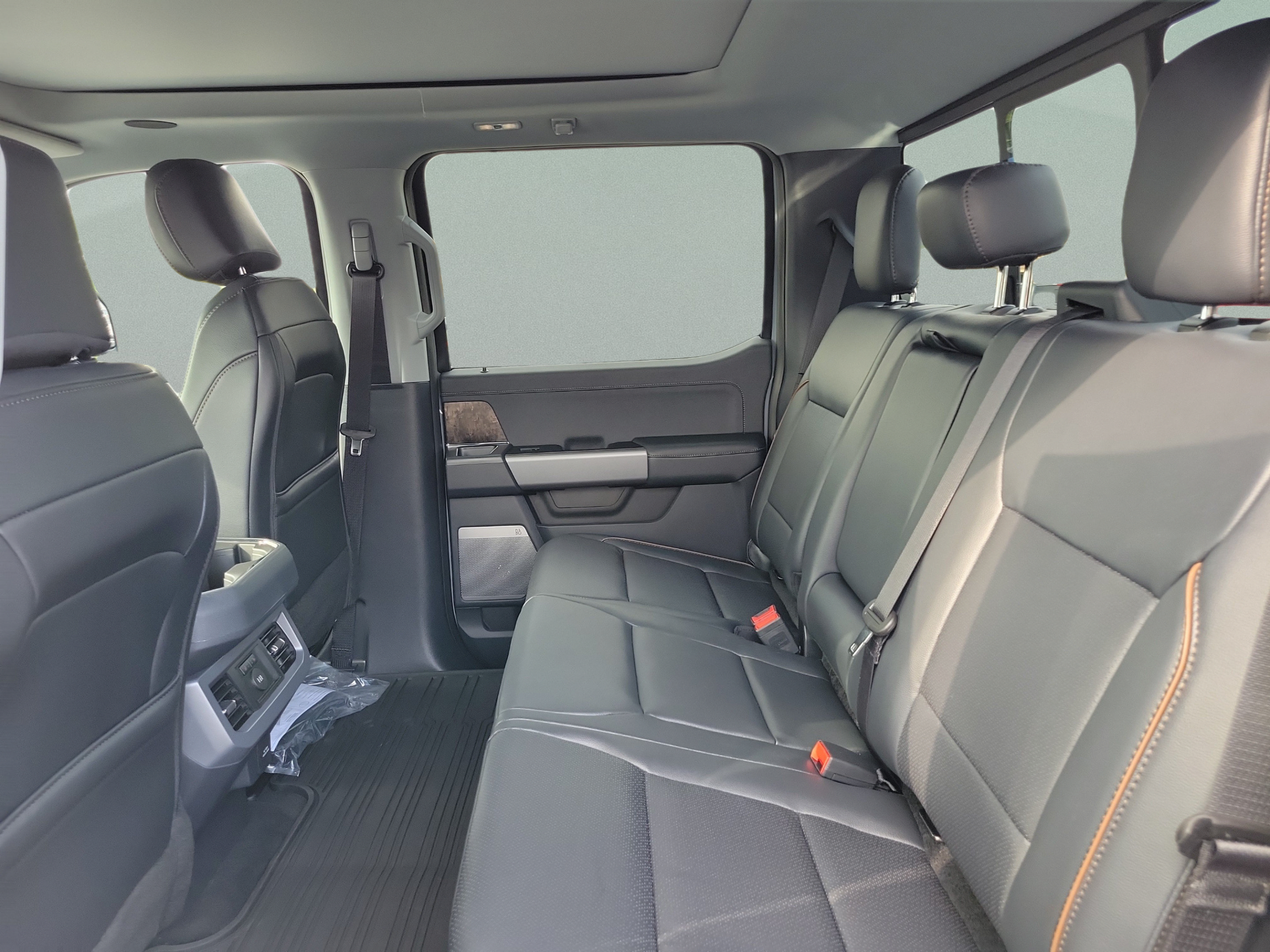New 2026 Ford F350 Lariat w/ Lariat Ultimate Package AWD/4WD image 8