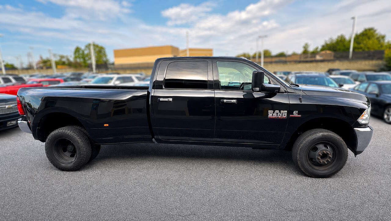 Used 2018 RAM 3500 SLT AWD/4WD image 7