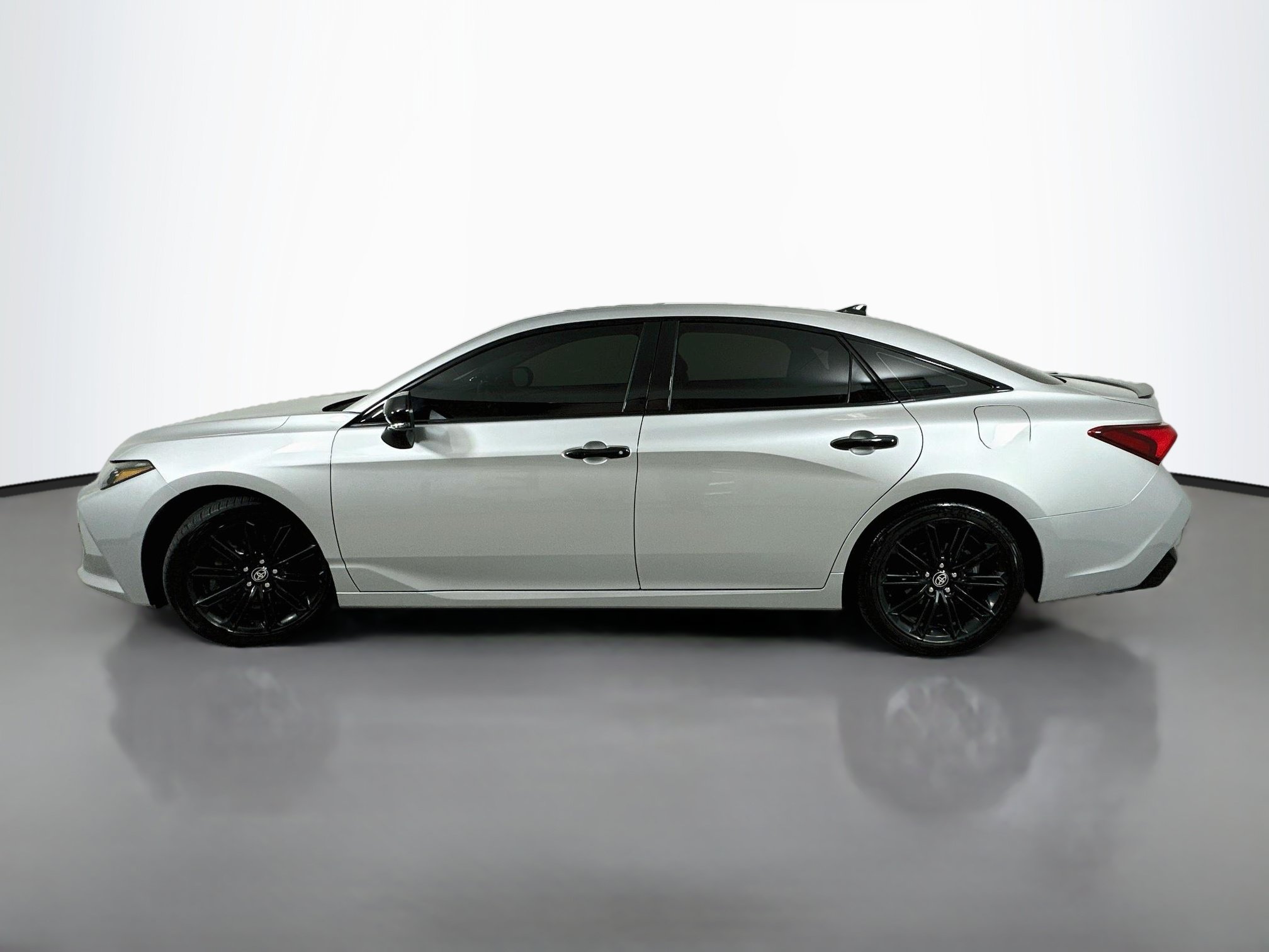 Certified 2021 Toyota Avalon XSE FWD image 4