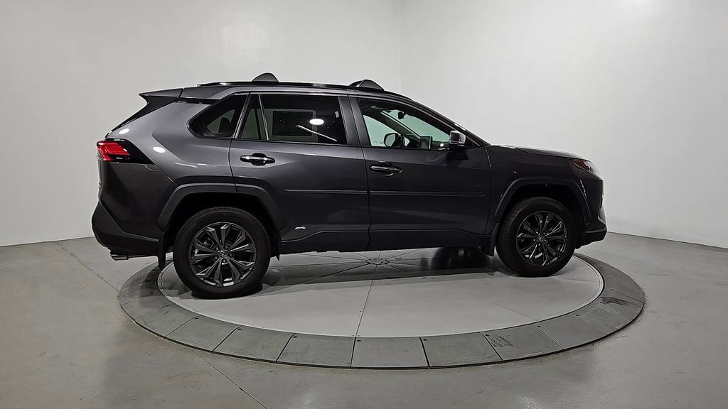 Used 2022 Toyota RAV4 Limited image 6