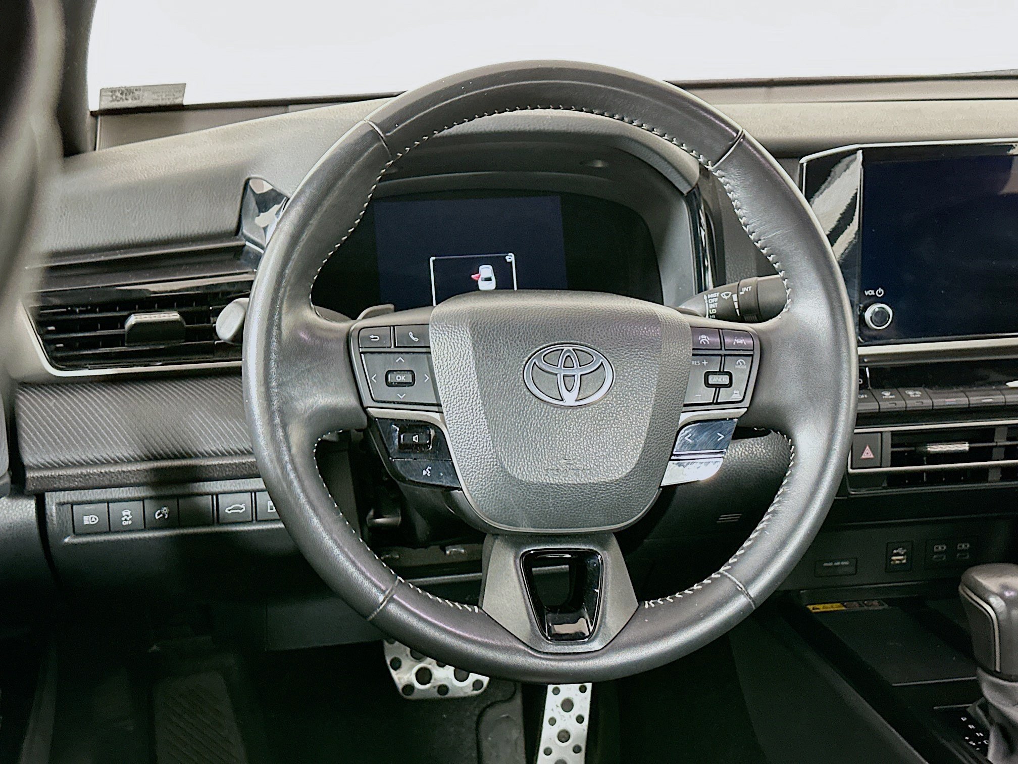 Used 2025 Toyota Camry SE FWD image 18