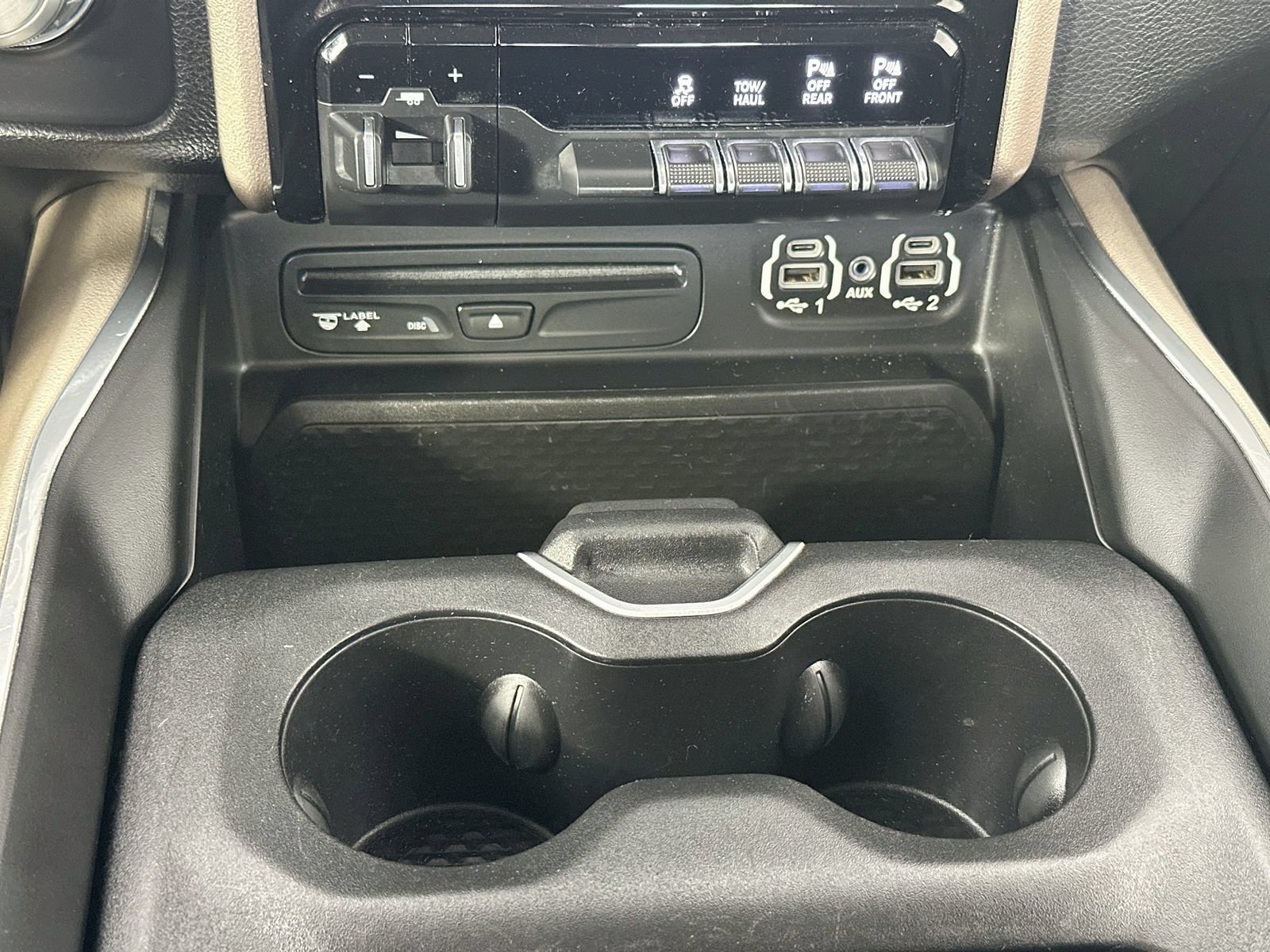 Used 2019 RAM 1500 Laramie AWD/4WD image 16