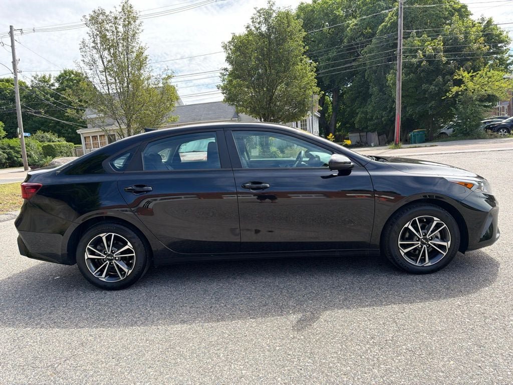Certified 2022 Kia Forte LXS FWD image 8