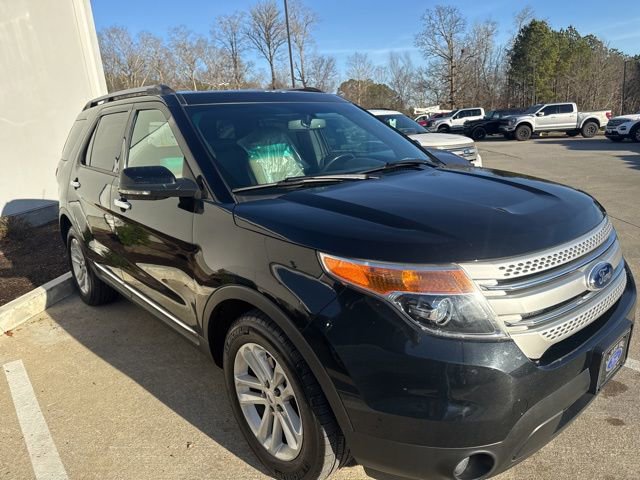 Used 2013 Ford Explorer XLT image 3