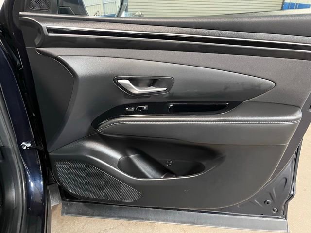 Used 2022 Hyundai Tucson Limited AWD/4WD image 11