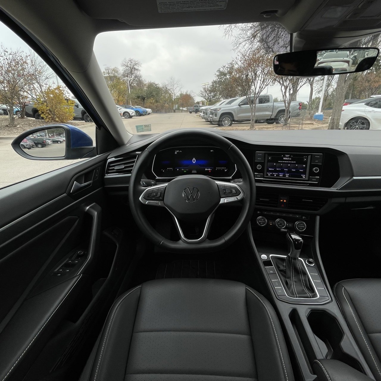 Used 2024 Volkswagen Jetta SE image 11