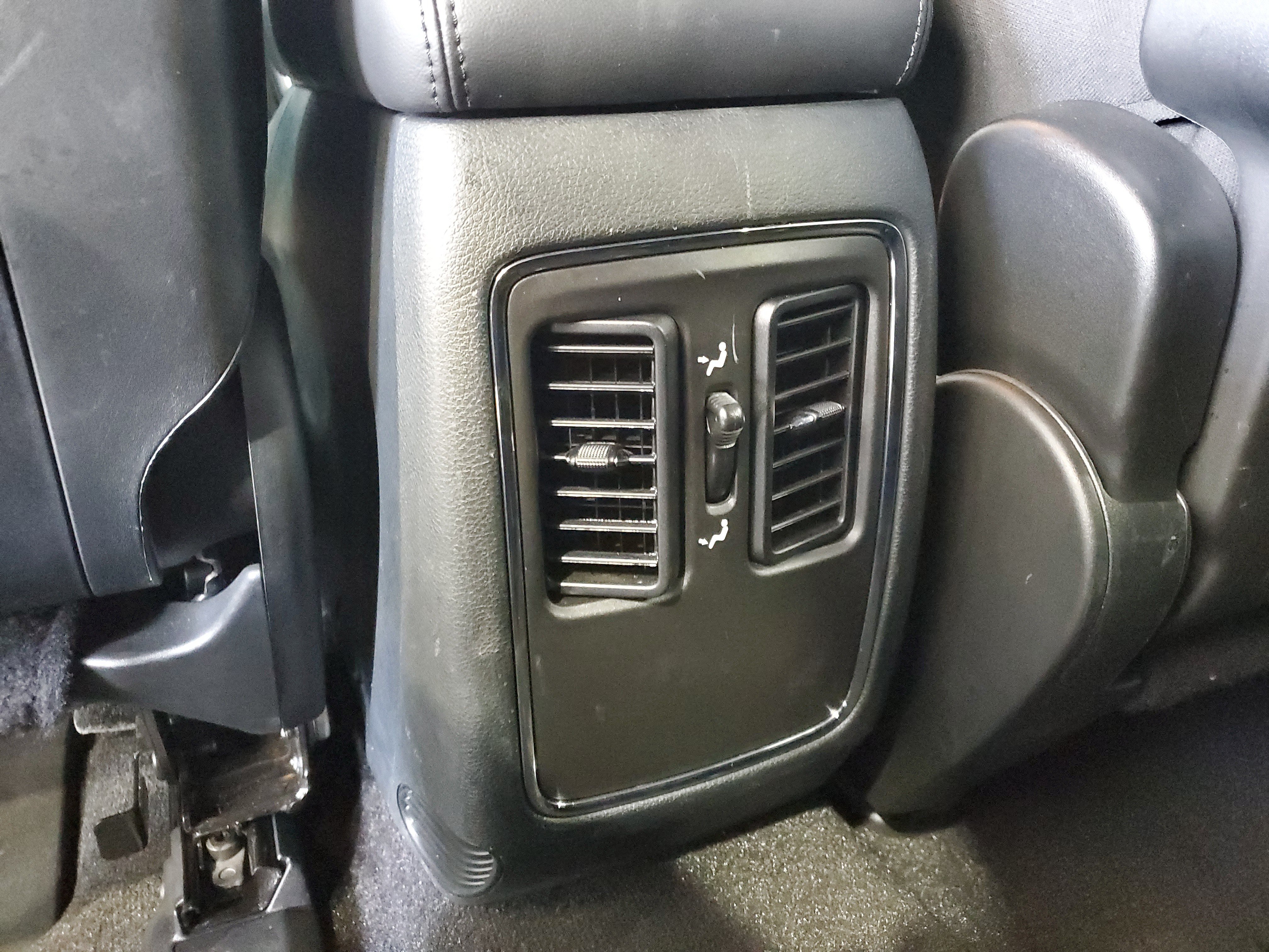 Certified 2022 Jeep Grand Cherokee Laredo E AWD/4WD image 13