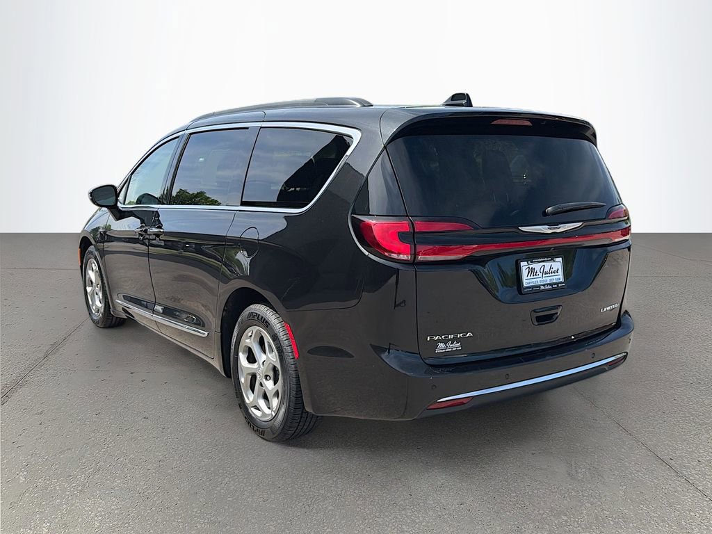 Used 2023 Chrysler Pacifica Limited image 6