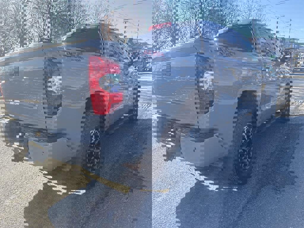 Used 2018 Toyota Tundra Limited w/ Limited Premium Package image 8