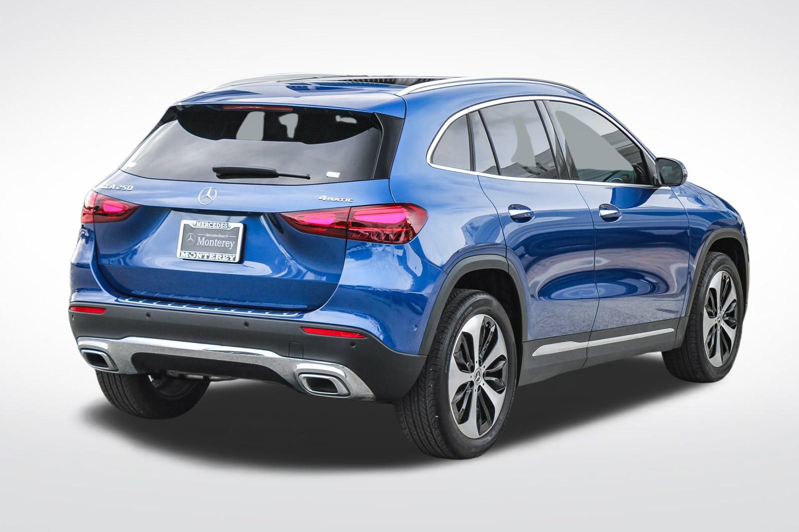 Used 2025 Mercedes-Benz GLA 250 4MATIC image 9