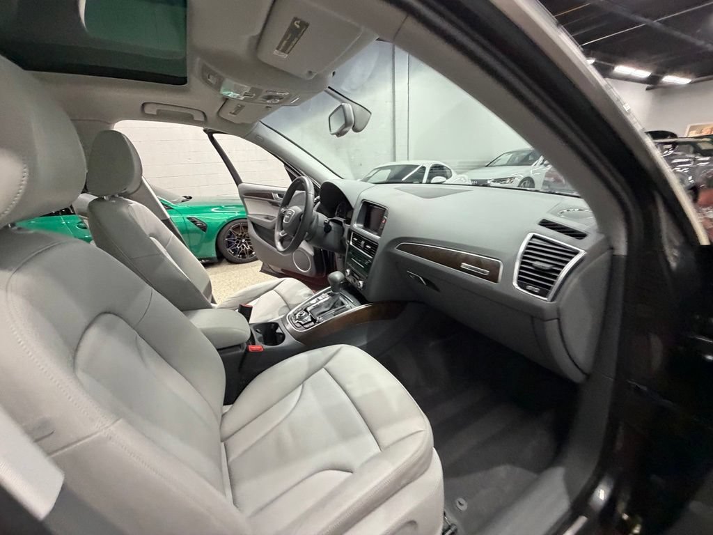 Used 2015 Audi Q5 2.0T Premium Plus w/ Technology Package AWD/4WD image 29