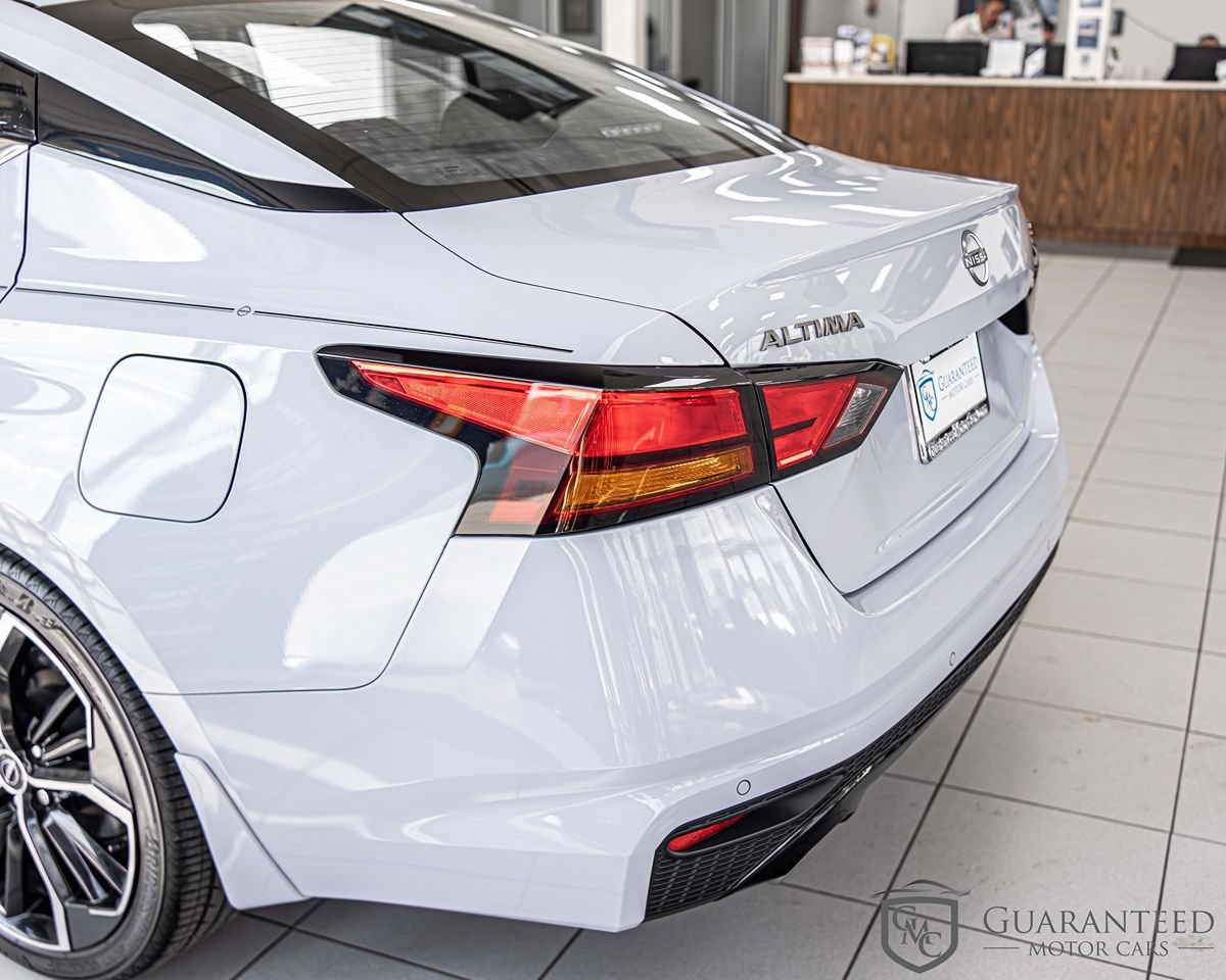 Used 2024 Nissan Altima 2.5 SR w/ SR Premium Package FWD image 12