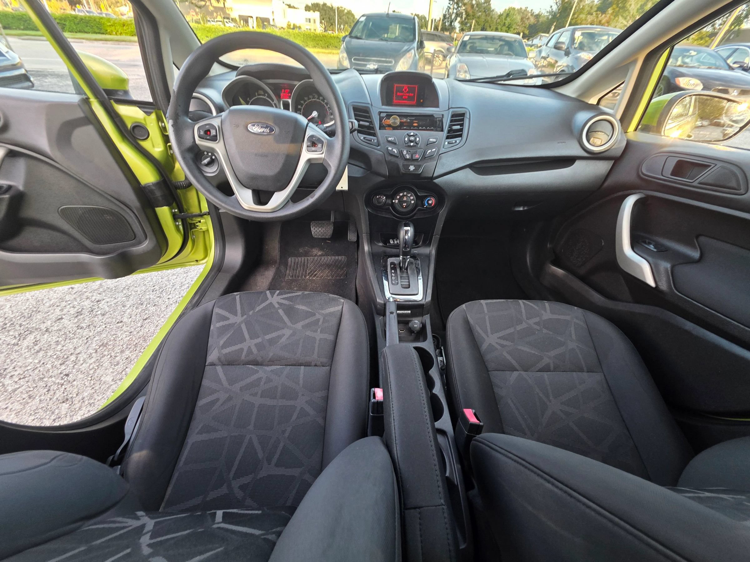 Used 2013 Ford Fiesta SE FWD image 15