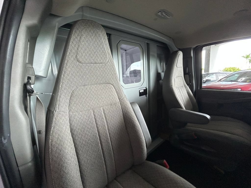 New 2026 Chevrolet Express 3500 w/ Power Convenience Package RWD image 32