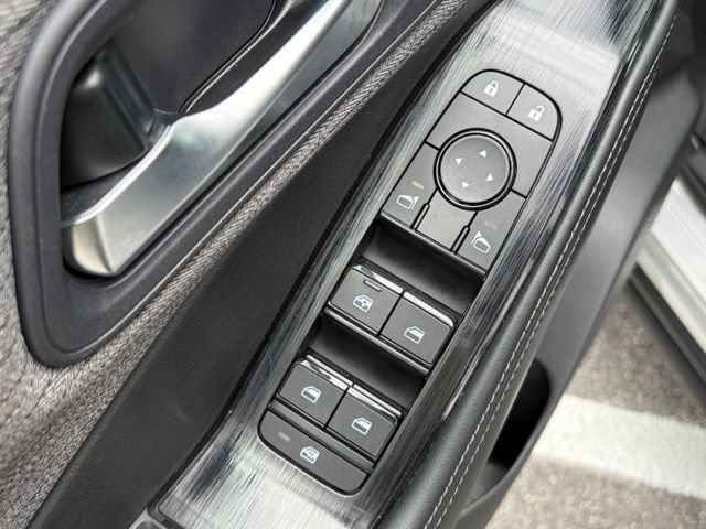 Used 2023 Nissan Rogue SV AWD/4WD image 13