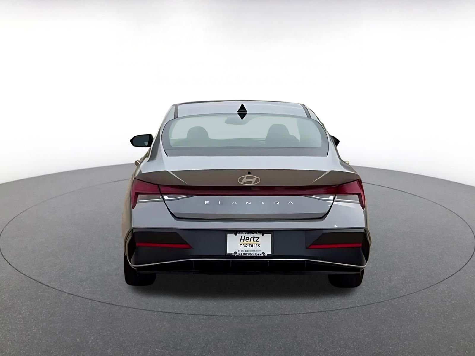 Used 2025 Hyundai Elantra SEL image 12