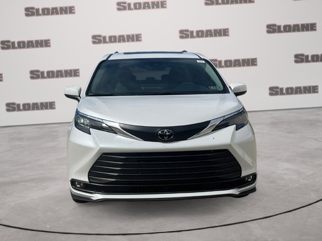 New 2026 Toyota Sienna XLE FWD image 8