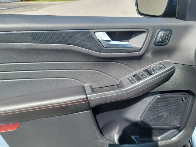 Used 2025 Ford Escape ST-Line Elite w/ Premium Technology Package AWD/4WD image 13
