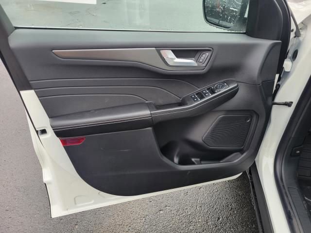 New 2026 Ford Escape SE w/ Class II Trailer Tow Package image 21