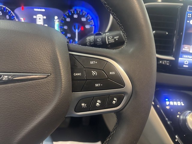 Used 2024 Chrysler Pacifica Touring-L image 19